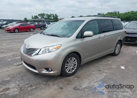 2015 Toyota Sienna Limited 7 Passenger/Limited Premium 7 Passenger/Xle 7 Passenger/Xle 8 Passenger z USA, uszkodzony, nr VIN 5TDYK3DC9FS627434